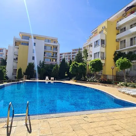 Lavender Crown Club Apartament *