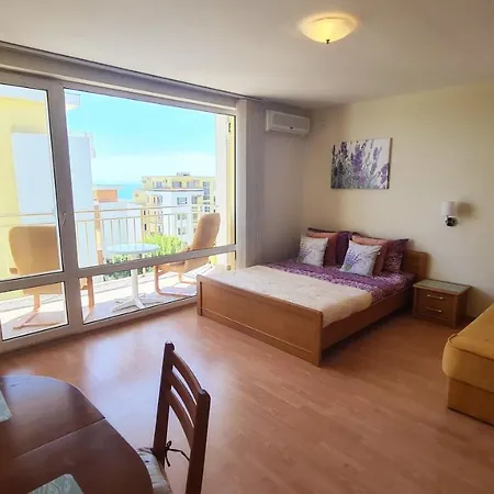 Lavender Crown Club Apartament *