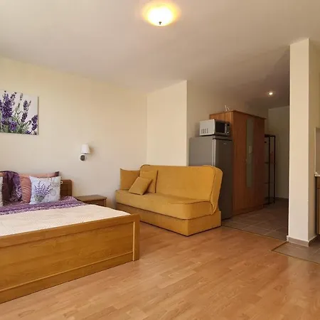 Lavender Crown Club Apartament Święty Włas